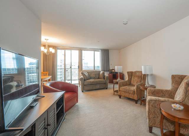 Property at 1919 Chestnut St #2903, Philadelphia, PA 19103, 1 bed, 1 bath