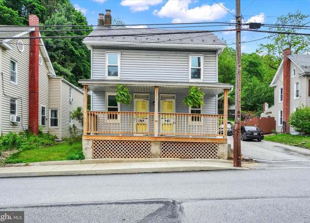 Property at 137 S Main St, Yoe, PA 17313, 3 beds, 2 baths