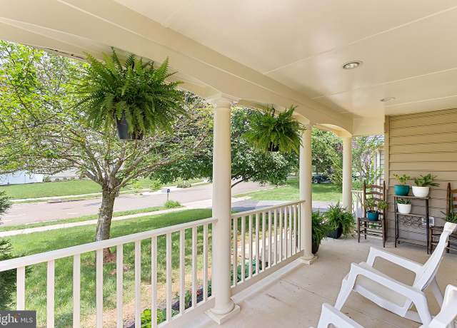 Property at 10799 Reynard Fox Ln, Bealeton, VA 22712, 5 beds, 3.5 baths