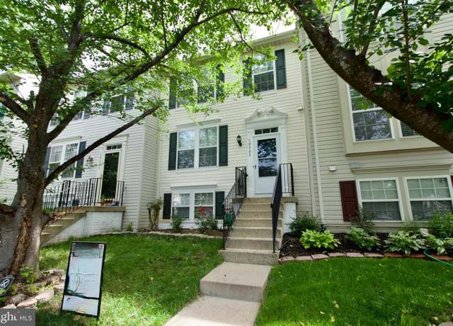Property at 10305 Butternut Cir, Manassas, VA 20110, 3 beds, 3.5 baths