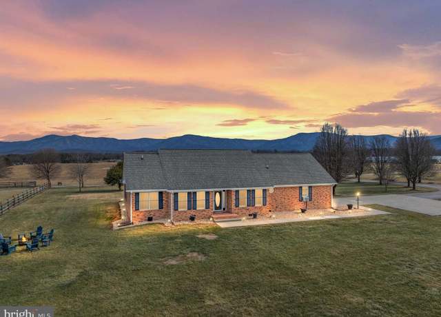 Property at 237 Preston Ln, Luray, VA 22835, 4 beds, 2.5 baths