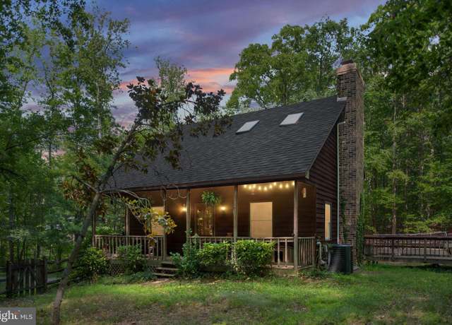 Property at 11 Cardinal Dr, Fredericksburg, VA 22406, 5 beds, 3 baths
