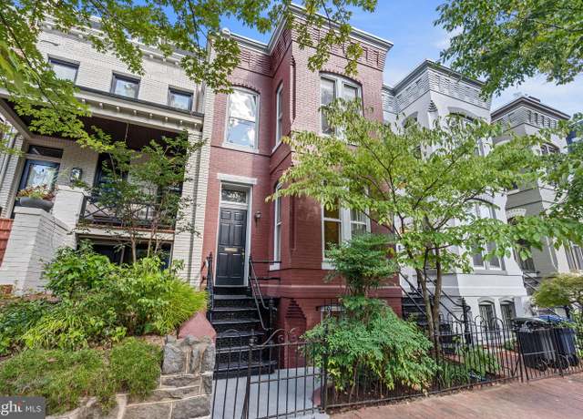 Property at 207 10th St NE, Washington, DC 20002, 3 beds, 1.5 baths
