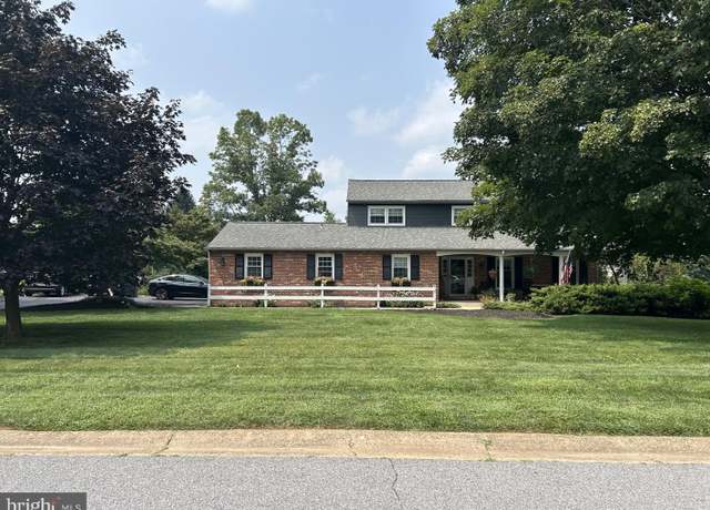 Property at 9 Tenby Chase Dr, Newark, DE 19711, 4 beds, 2.5 baths