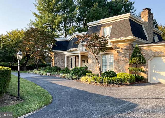 Property at 19715 Meadowbrook Rd, Hagerstown, MD 21742, 4 beds, 4 baths