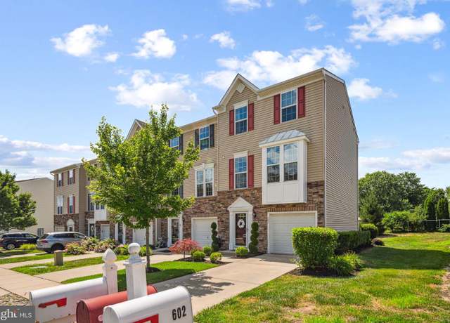 Property at 701 Emerson Ct, Clementon, NJ 08021, 3 beds, 2.5 baths