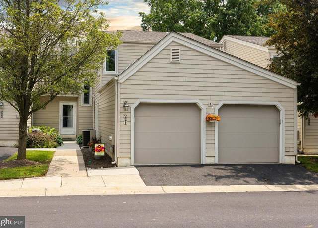 Property at 221 Hastings Ct, Doylestown, PA 18901, 3 beds, 2.5 baths