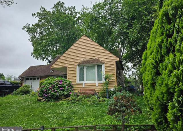 Property at 10 Quay Rd, Levittown, PA 19057, 4 beds, 2 baths