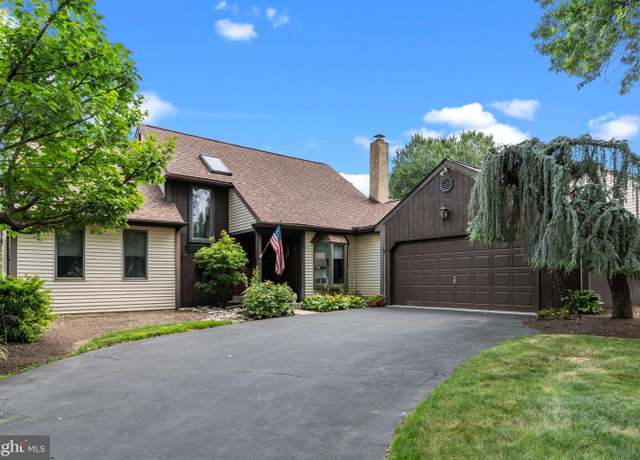 Property at 28 Averstone Ct, Holland, PA 18966, 4 beds, 3 baths