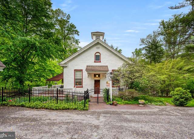 Property at 40 Indian Run Rd, Glenmoore, PA 19343, 3 beds, 3 baths