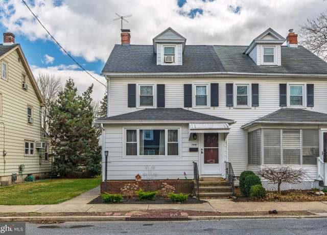 Property at 30 E Market St, Lititz, PA 17543, 3 beds, 1.5 baths