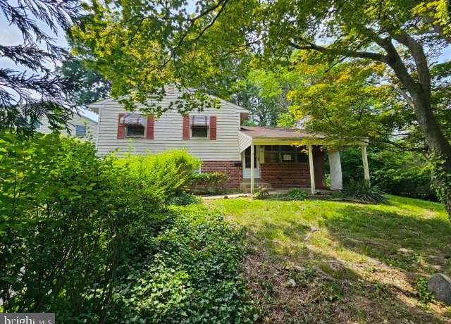 Property at 42 Russell Rd, Willow Grove, PA 19090, 4 beds, 1.5 baths
