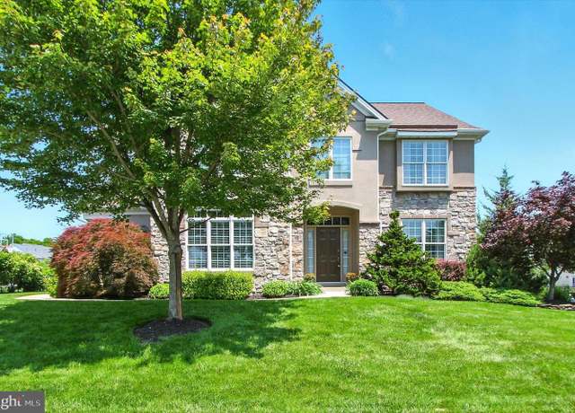 Property at 2085 Bernays Dr, York, PA 17404, 5 beds, 3.5 baths