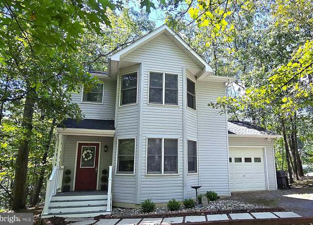 Property at 100 Greenbriar Cir, Cross Junction, VA 22625, 3 beds, 2.5 baths