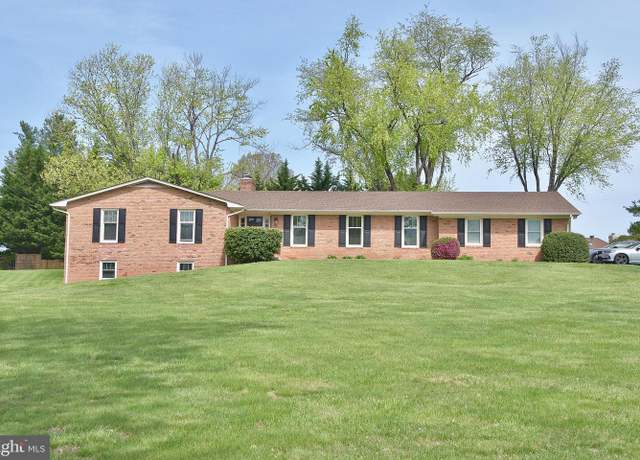 Property at 4021 Gypsum Hill Rd, Haymarket, VA 20169, 4 beds, 3 baths