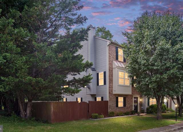 Property at 101 Meredith Ln, Fredericksburg, VA 22405, 3 beds, 2.5 baths