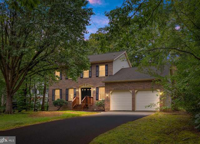 Property at 506 Jett St, Fredericksburg, VA 22405, 4 beds, 2.5 baths