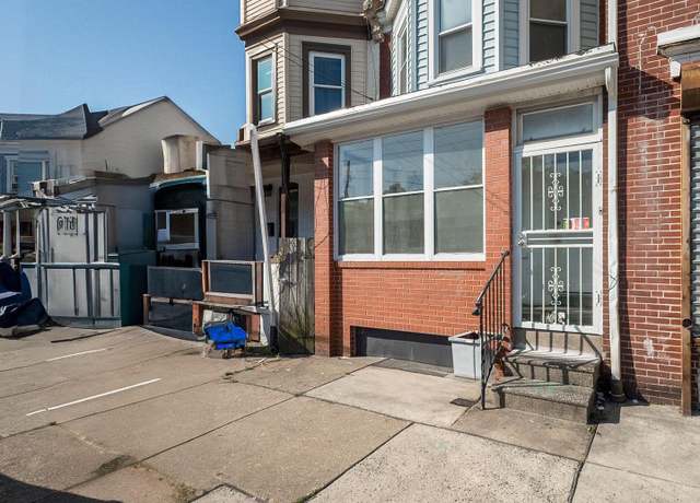 Property at 1738 W Fourth St, Wilmington, DE 19805, 4 beds, 1.5 baths