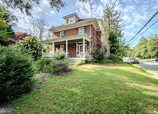 Property at 233 W Main St, Newark, DE 19711, 4 beds, 3.5 baths