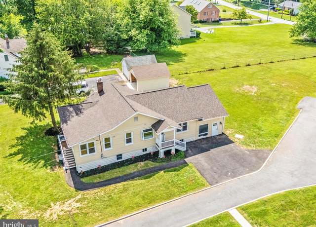 Property at 692 Ridge Rd, Mount Airy, MD 21771, 5 beds, 3 baths