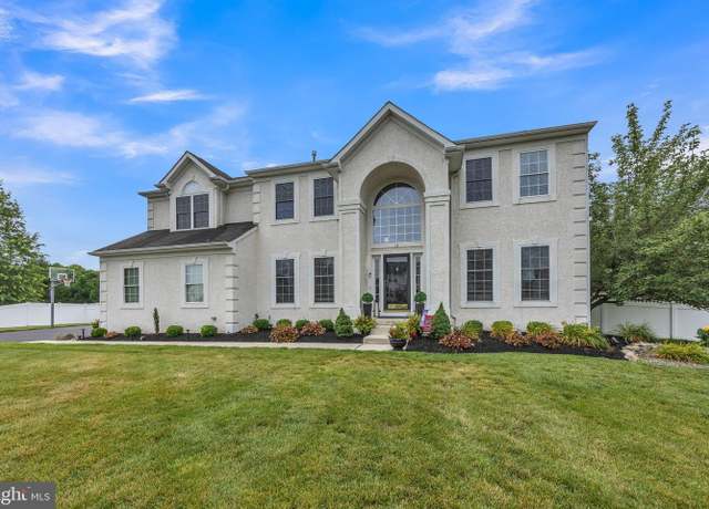 Property at 12 Skyline Cir, Sewell, NJ 08080, 4 beds, 2.5 baths