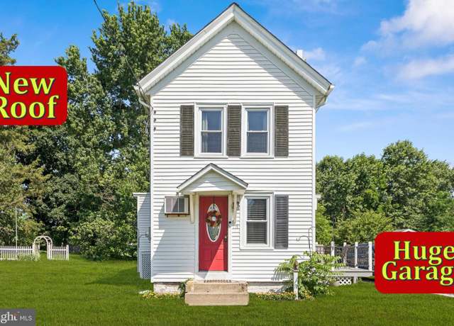 Property at 215 Center St, Elmer, NJ 08318, 2 beds, 1 bath