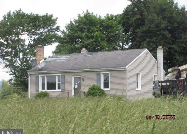 Property at 2865 Chambersburg Rd, Gettysburg, PA 17325, 2 beds, 1 bath