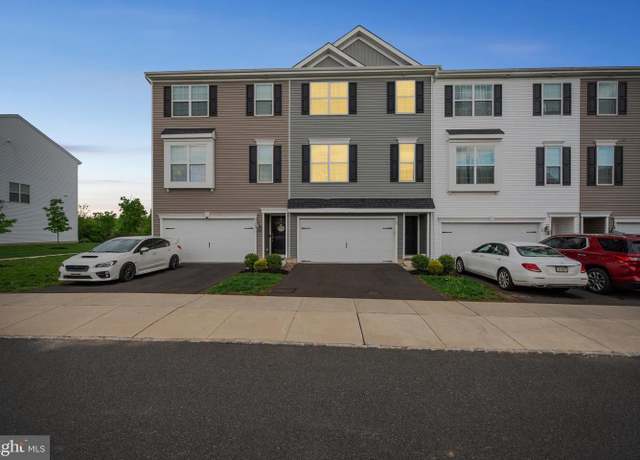 Property at 120 Edgewater Ct, Quakertown, PA 18951, 3 beds, 3 baths