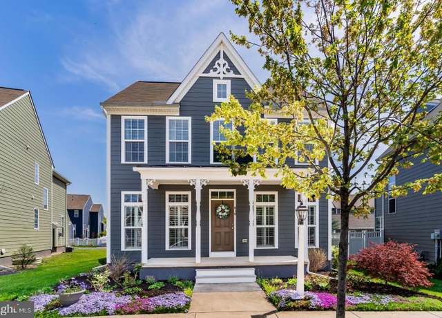 Property at 610 Line Rd, Mechanicsburg, PA 17050, 5 beds, 3.5 baths