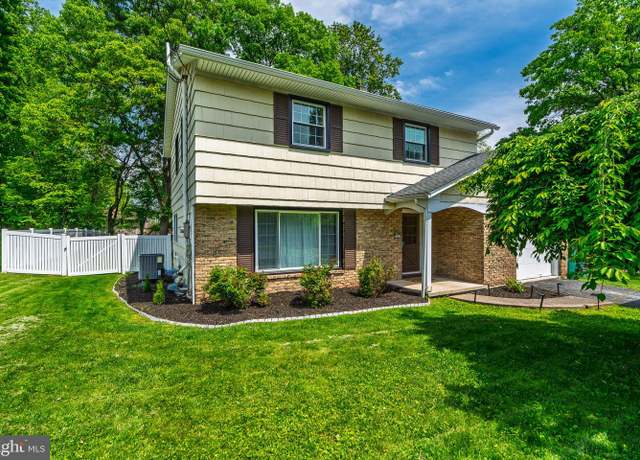 Property at 1502 Bradley Ave, Hummelstown, PA 17036, 4 beds, 3.5 baths