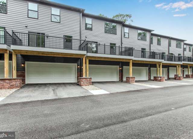 Property at 149 High Pointe #26, Hummelstown, PA 17036, 2 beds, 2.5 baths