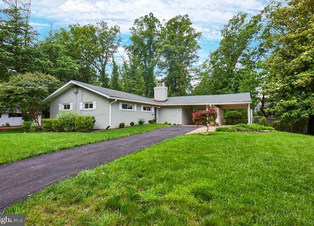 Property at 2301 N Tracy St, Alexandria, VA 22311, 3 beds, 2 baths
