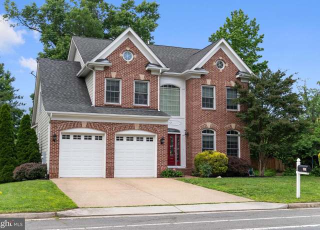 Property at 6424 South St, Falls Church, VA 22042, 6 beds, 5.5 baths