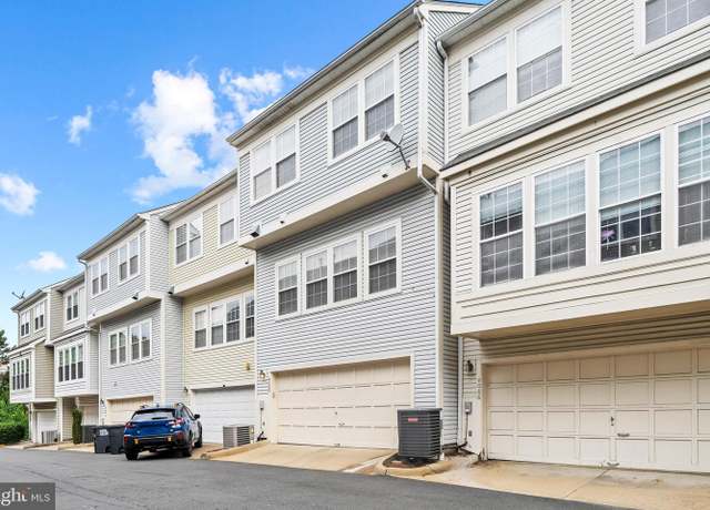 Property at 4090 Fountainside Ln, Fairfax, VA 22030, 3 beds, 2.5 baths