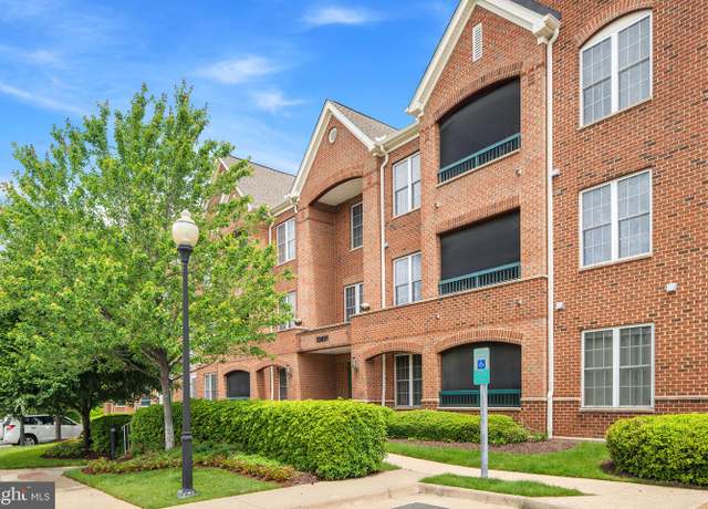 Property at 13891 Chelmsford Dr #201, Gainesville, VA 20155, 2 beds, 2 baths