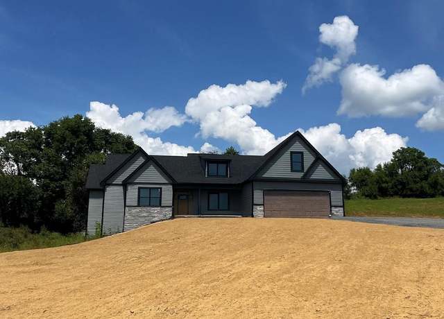Property at 39 Falkirk Dr, Martinsburg, WV 25403, 3 beds, 2.5 baths