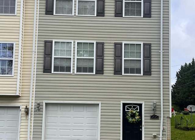 Property at 206 Ann St, Charles Town, WV 25414, 3 beds, 2.5 baths