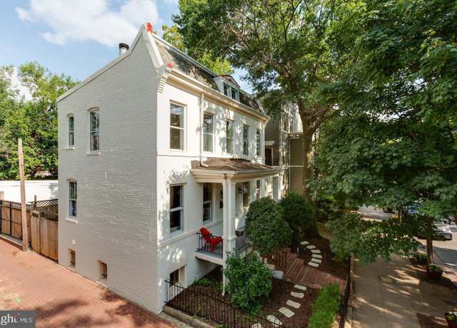 Property at 209 11th St NE, Washington, DC 20002, 4 beds, 3 baths
