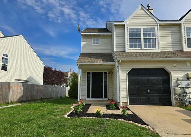 Property at 130 Auckland Dr, Newark, DE 19702, 3 beds, 2.5 baths