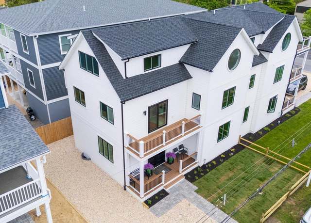 Property at 124 Swedes St #2, Dewey Beach, DE 19971, 4 beds, 4.5 baths