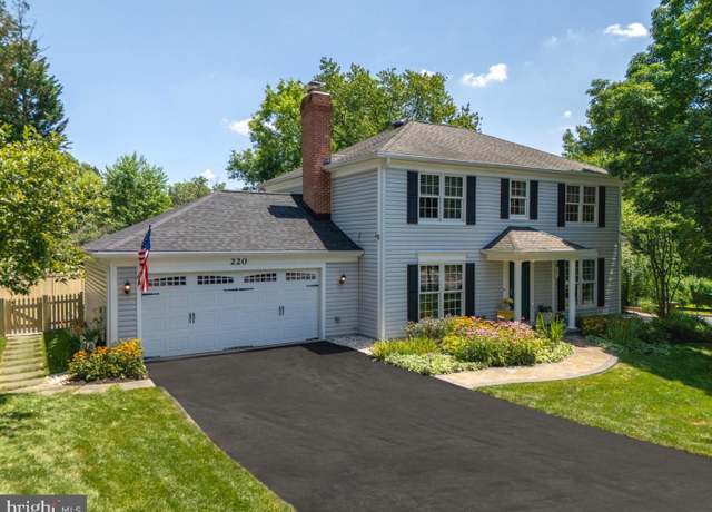 Property at 220 Rabbitt Rd, Gaithersburg, MD 20878, 4 beds, 2.5 baths