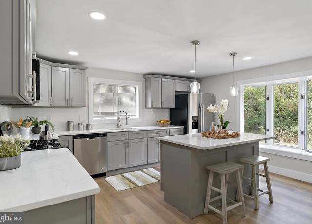 Property at 389 S Egg Harbor Rd, Hammonton, NJ 08037, 3 beds, 2 baths
