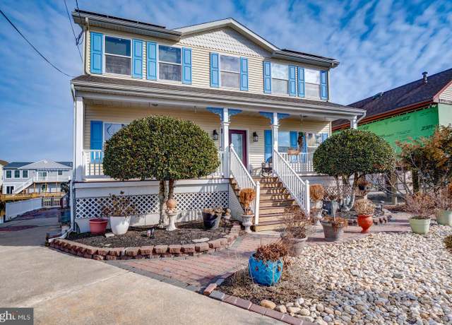 Property at 118 W Playhouse Dr, Little Egg Harbor Twp, NJ 08087, 3 beds, 2.5 baths