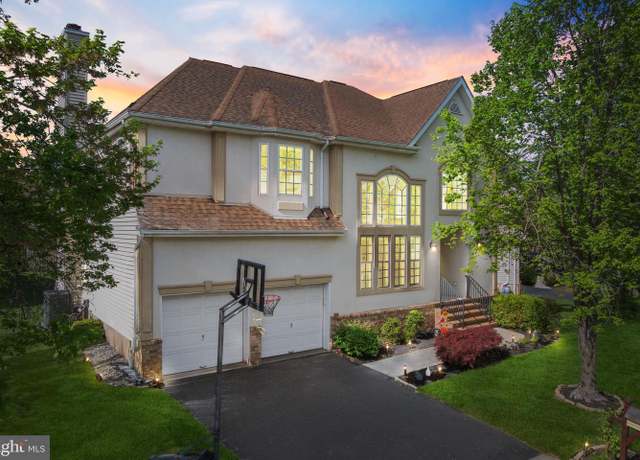 Property at 30 Goldenrod Dr, Belle Mead, NJ 08502, 5 beds, 2 baths