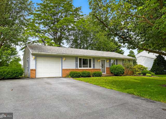 Property at 818 Lakeview Dr, Lancaster, PA 17601, 3 beds, 1 bath