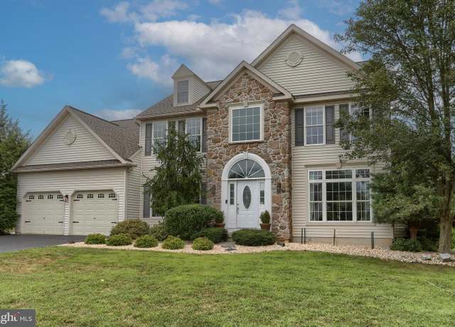 Property at 512 Sweetwater Dr, Palmyra, PA 17078, 4 beds, 2.5 baths