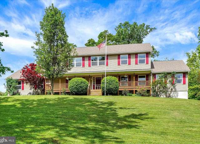 Property at 1055 Copenhaffer Rd, York, PA 17404, 5 beds, 2.5 baths