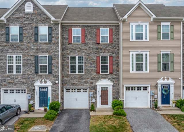 Property at 1251 Rannoch Ln #32, York, PA 17403, 4 beds, 3 baths