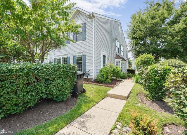 Property at 9352 Wax Myrtle Way, Manassas, VA 20110, 2 beds, 1.5 baths