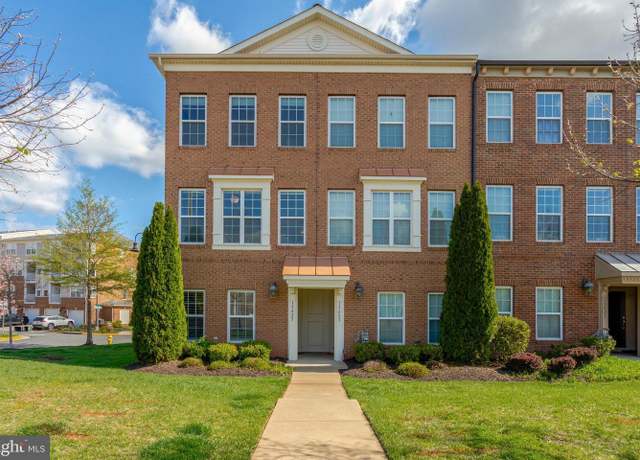 Property at 15425 Rosemont Manor Dr, Haymarket, VA 20169, 2 beds, 2.5 baths